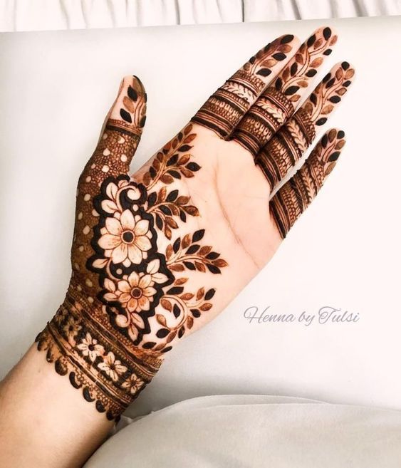 40+ Front Hand Mehndi Designs For Every Bride | WedMeGood