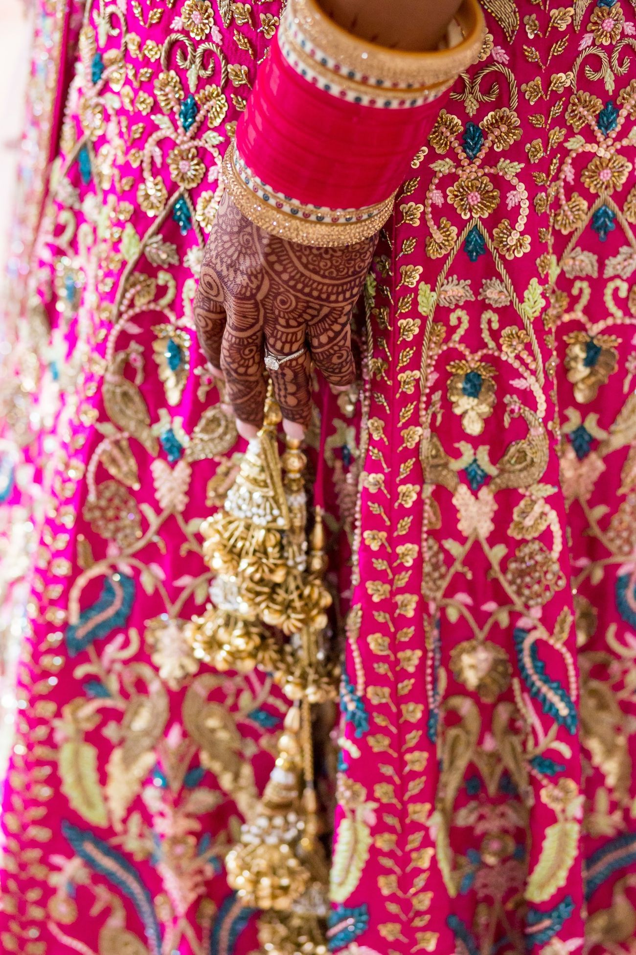 Indian-American Vineyard Wedding With Customised Outfits & Jewellery ...