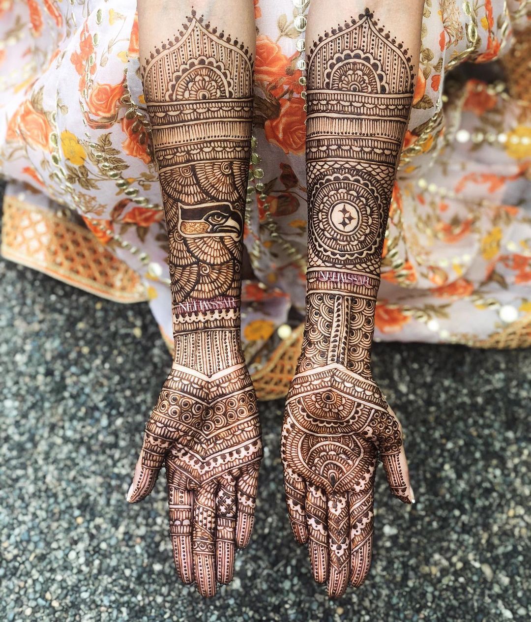 35+ Traditional Mehendi Designs For Every Type Of Bride! | WedMeGood