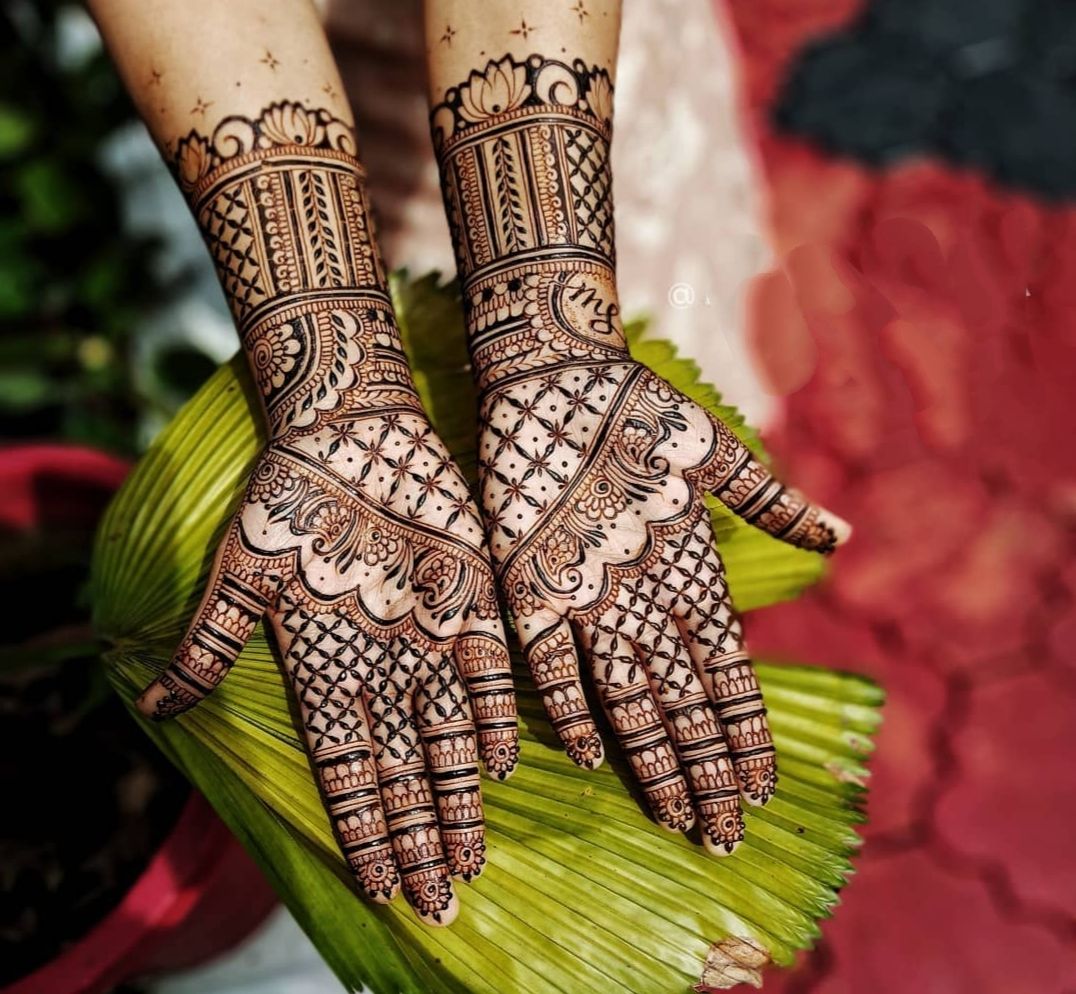 10+ Karwa Chauth Mehndi Designs You Should Instantly Bookmark | WedMeGood