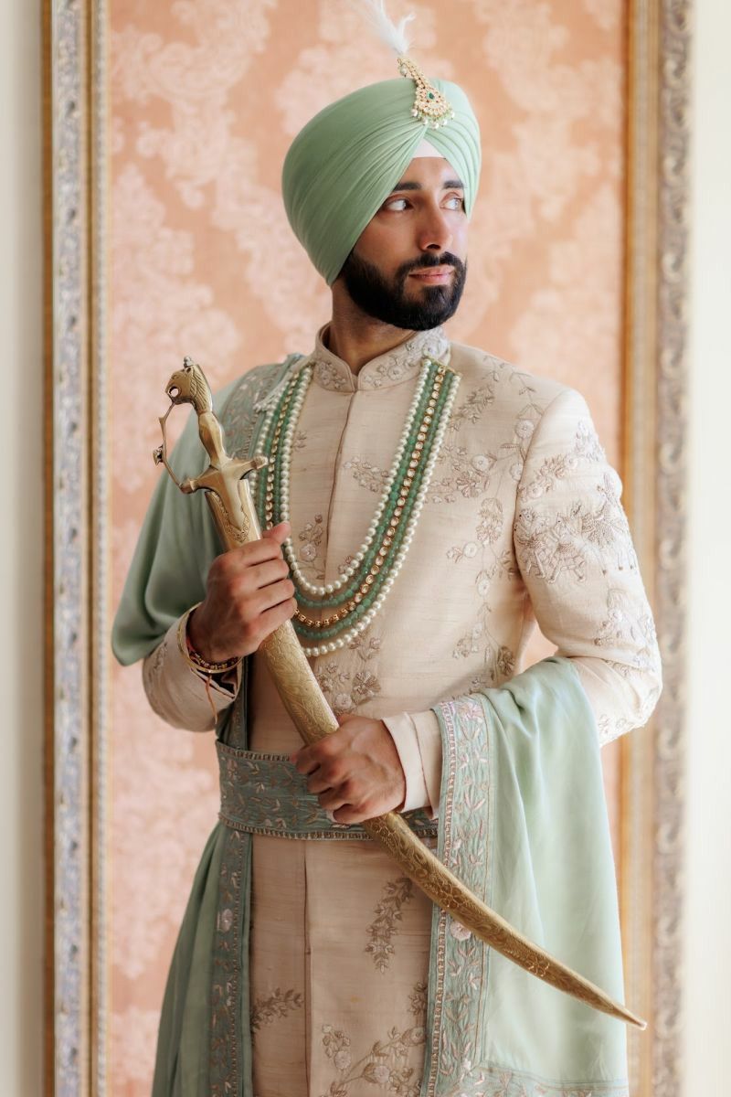 Unique Shawls/Stoles Our Grooms Can Style With Their Sherwanis! | WedMeGood