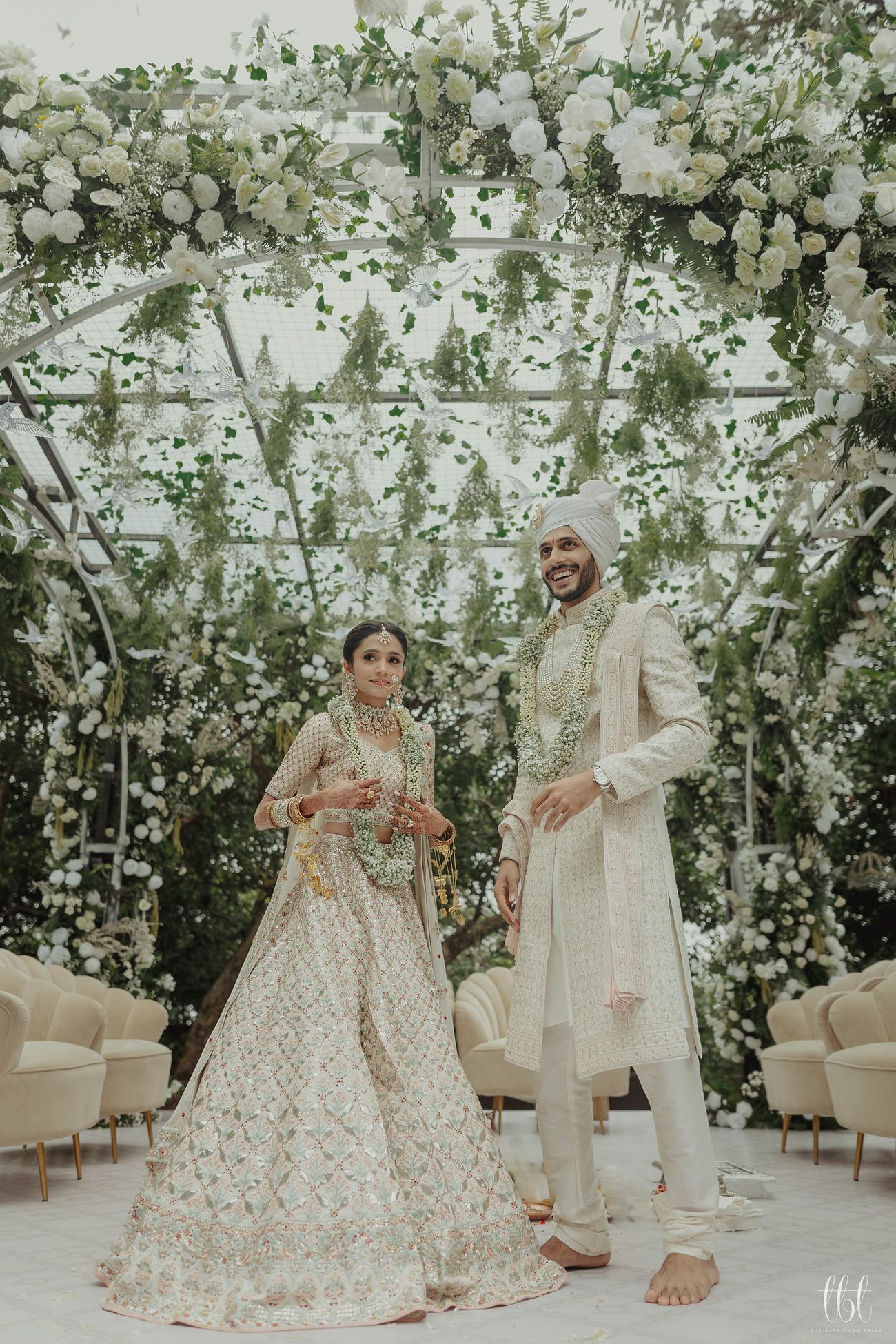 Beautiful Mahabaleshwar Wedding With A White & Gold Aesthetic | WedMeGood