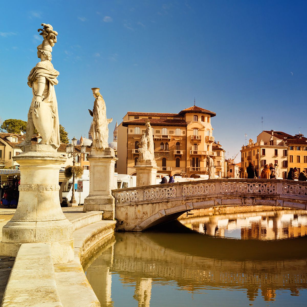 Veneto is an adorable European town that you can honeymoon in