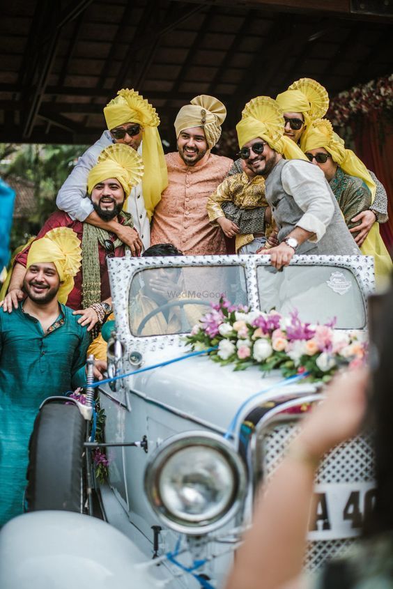 you can rent vintage cars for baraat from here in delhi