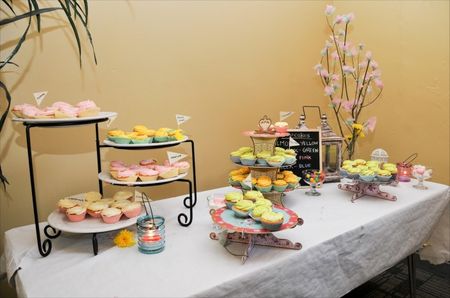 Do it Yourself Cupcake Station at Your Wedding: Kayennat & Khizer