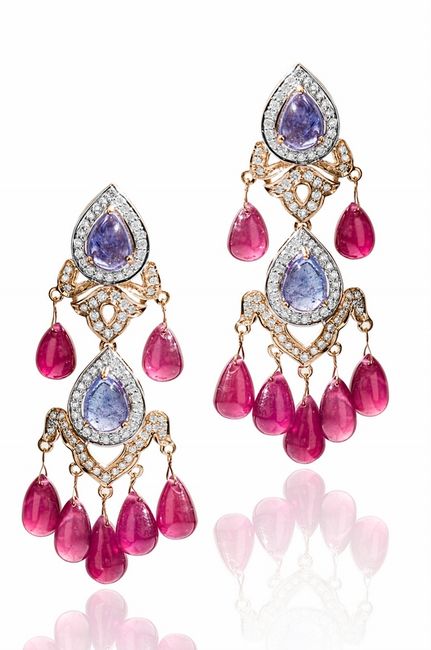 10 Unusual Pieces Of Jewellery That Were Created When Farah Ali Khan Collaborated With Tanishq!