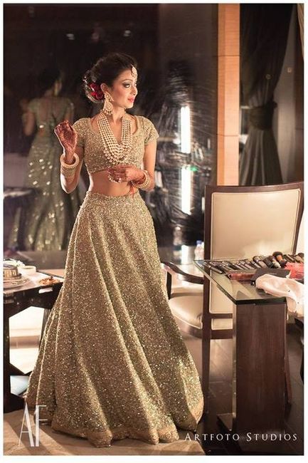 Glamorous wedding in Delhi with a dash of shimmer