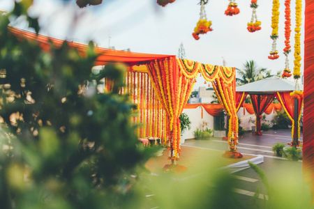Simple Marathi Wedding in Bangalore With Lots of Sunshine & Marigolds!