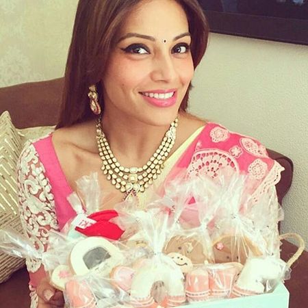 Bipasha's  Wedding Begins...Here are the Highlights Of The First Event!