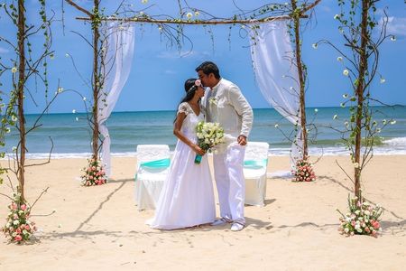How to Have a Destination Wedding on a Super Tight Budget!