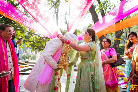 Laid Back, Quirky Corbett Wedding With A Bride In Mint !