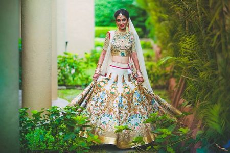 Pretty Pune Wedding With A Unique Ivory Lehenga