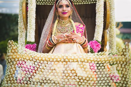 Glamorous and Elegant Wedding in  Bangalore With Gorgeous Temple Jewellery