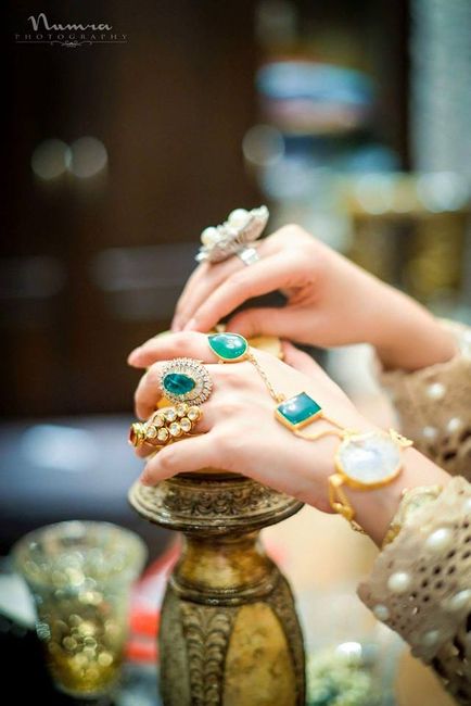 From Dainty to Edgy: The Coolest, Trendiest Hand Jewellery Ideas for Modern Brides That We Spotted!