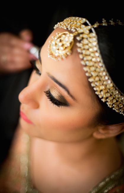 Register For Makeup Trials with 12 of Delhi's Top Makeup Artists !