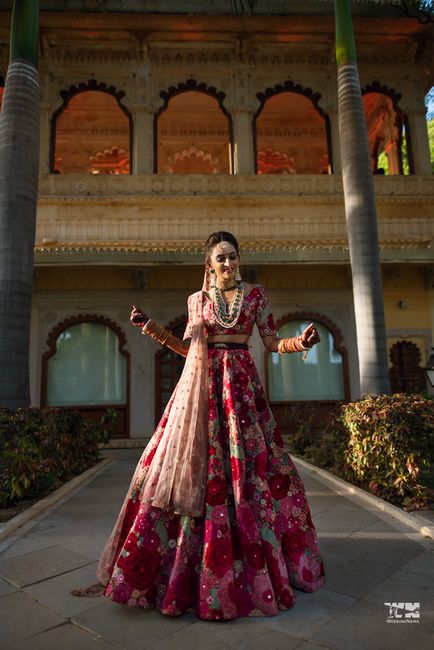 A Dreamy & Elegant Udaipur Wedding With The Bride In The Most Stunning Outfits