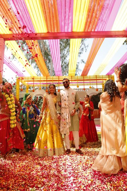 Gorgeous Destination Wedding With A Colourful Phoolon Ki Holi