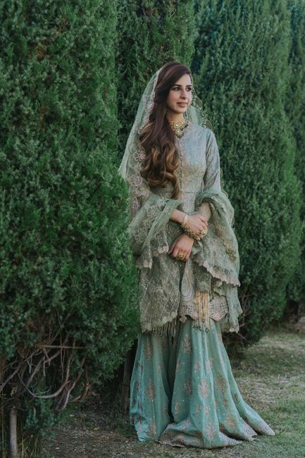 Heavenly Kashmir Wedding With Four Unique Bridal Looks