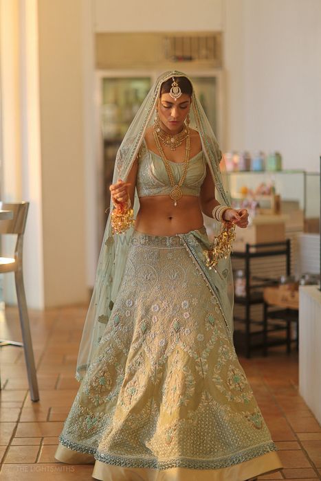 Dupatta Draping Styles 30 Ways To Drape Dupatta Wedmegood