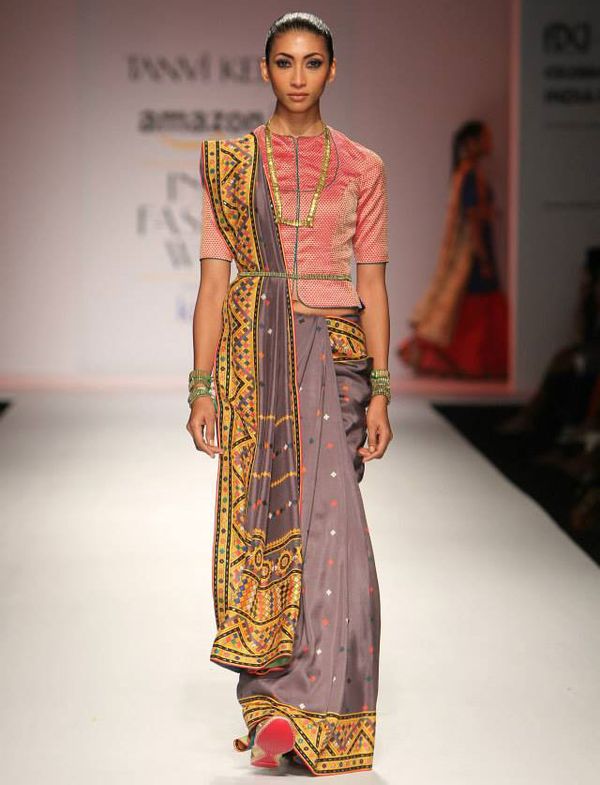 25 Sweet Interesting Ways To Drape A Sari To Perfection Wedmegood