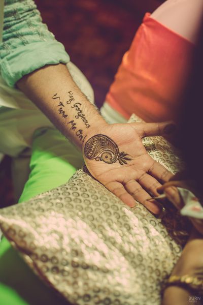 Shama & Jobair - #channa_mereya #Aedilhamushkil #Ranbirkapoor  #Anushka_sharma #ShamaJobair #ShaBair #mehendi #light_of_my_soul �From head  to toe this Asian couple recreated Anushka Ranbir Channa mereya look on  their Mehendi ki Raat � | Facebook