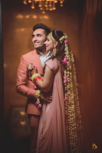 This Bride S Floral Bridal Hairstyle Is Breaking The Internet