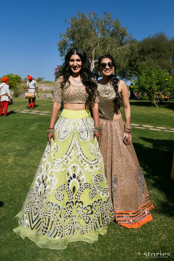 Modern Sleeveless Ethnic Wedding Wear Embroidered Bridal Lehenga For Women  at 5000.00 INR in Surat | M M Fashion House