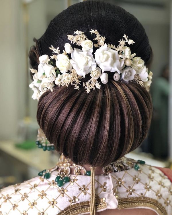 Share 78+ hair bun with flowers indian best