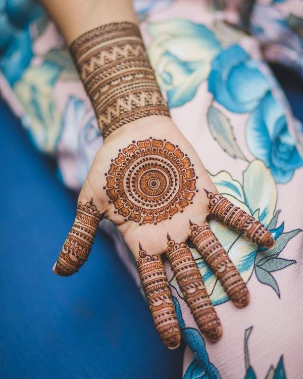 20+ simple mehndi design ideas to save for weddings and other occasions! |  Bridal Mehendi and Makeup | Wedding Blog