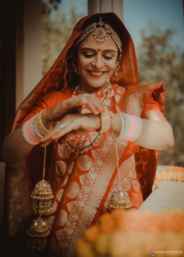 10 Must Have Solo Poses For Indian Brides In Their Wedding Lehenga - Amar  Ujala Hindi News Live - हर दुल्हन को जरूर देने चाहिए ये 10 पोज, तस्वीरें!