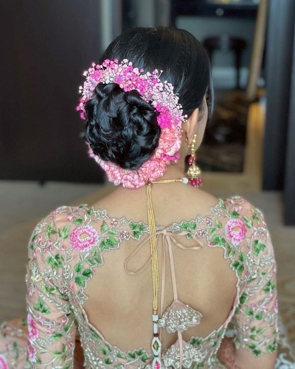 Every small detail is important when it's your day... #kandiandresses  #nilamekit #kandiansaree … | Indian bridal hairstyles, Bridal hairdo,  Wedding dress with veil