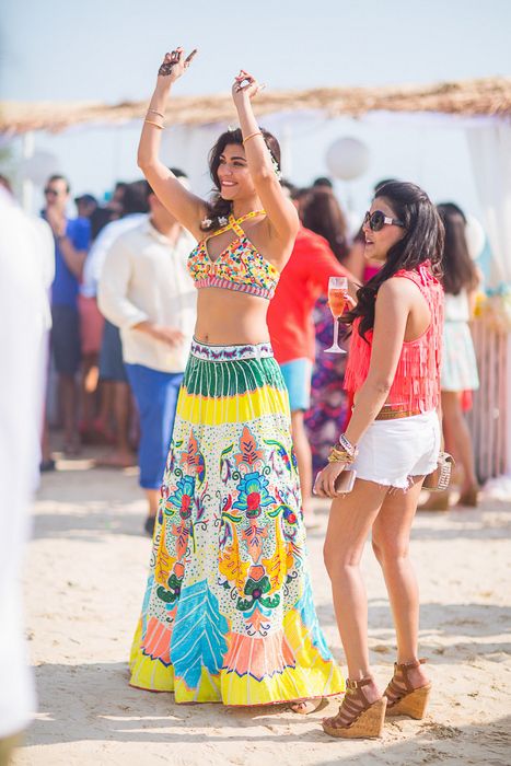 Stylish Pool Party Outfits