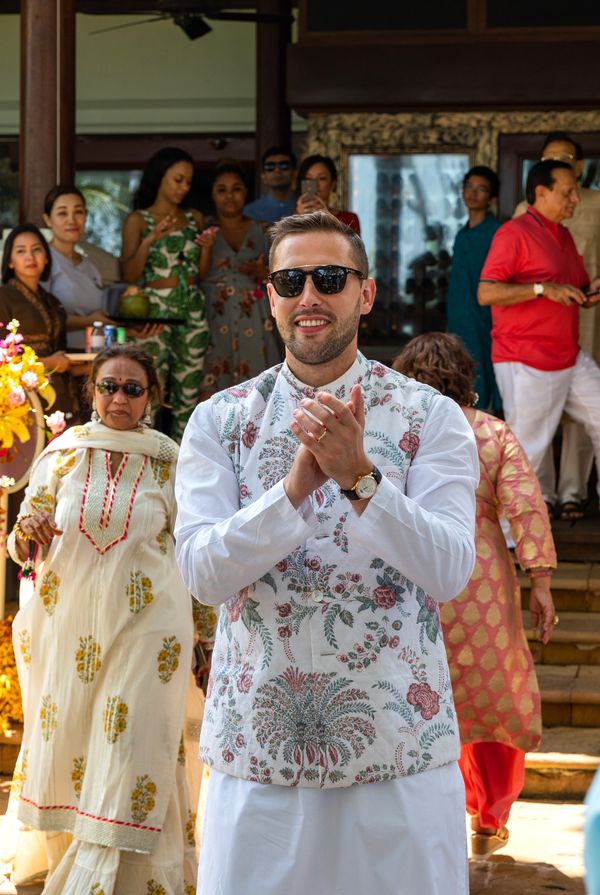 mehendi outfit for groom