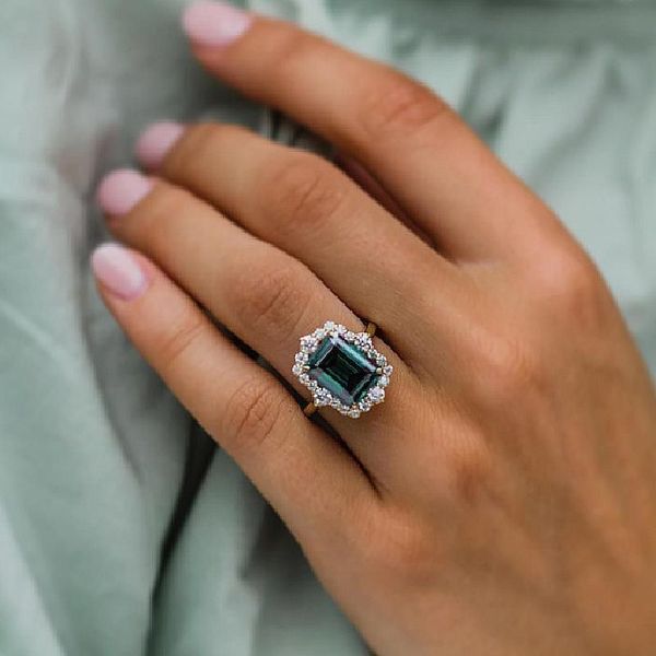 Unique Geometric Wedding Ring – ARTEMER
