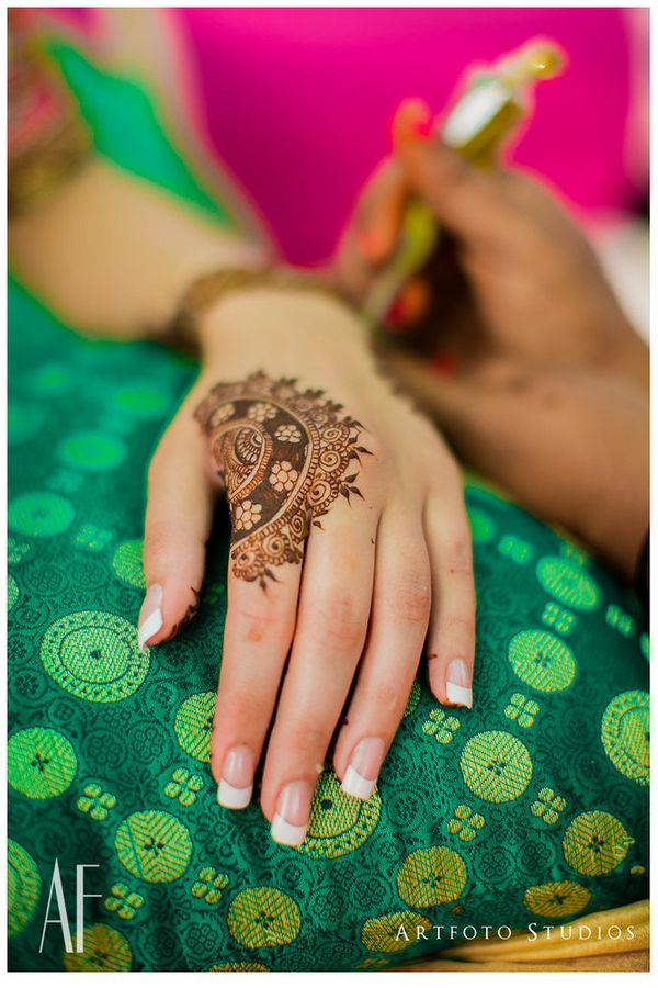 10 Simple and Easy Mehndi Designs for Kids