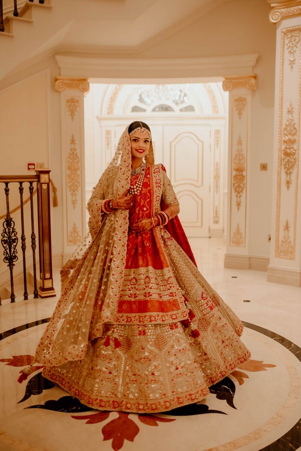 A royal Indian bridal look in earthy tone bridal lehenga & drool-worthy  jewellery.❤ Swipe to have a closer look at the deets. Outfit:…