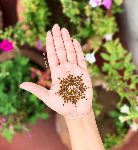 160+ Simple Mehndi Designs Perfect For Minimalist Brides! - ShaadiWish