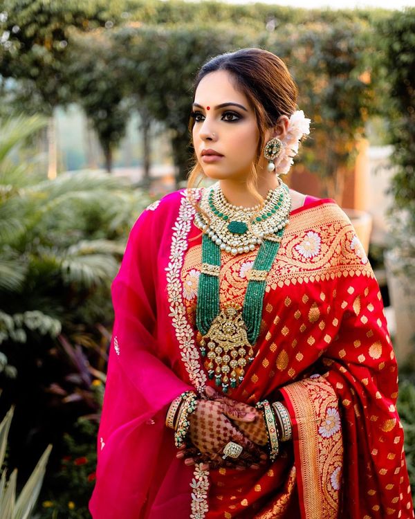 Top 85+ jewellery with red banarasi saree latest