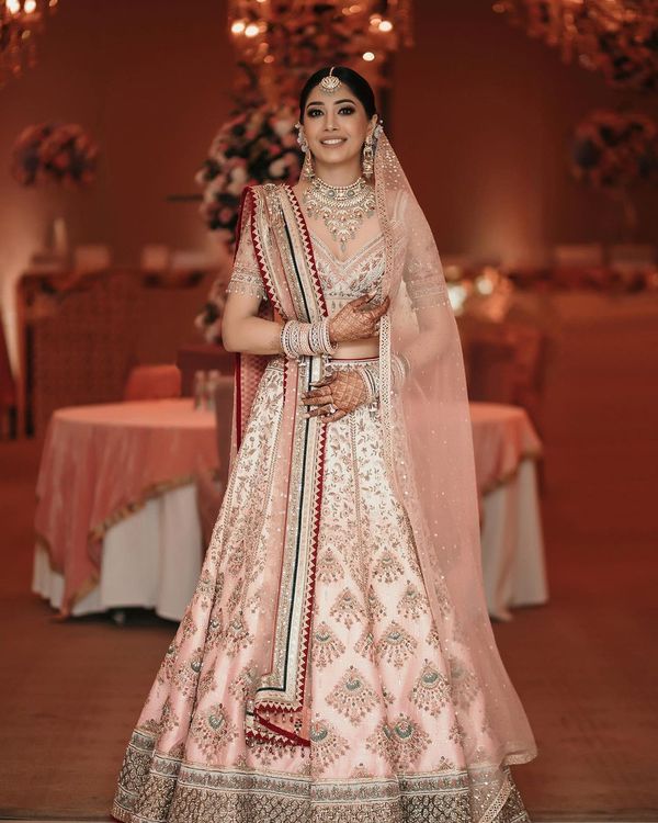 20 Wedding-Perfect Lehengas We Spotted On Real Brides Recently  Stylish  dresses, Party wear indian dresses, Indian bridal dress