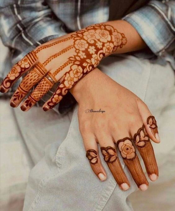 Only One Finger Henna Design Stock Photo 1709950462 | Shutterstock