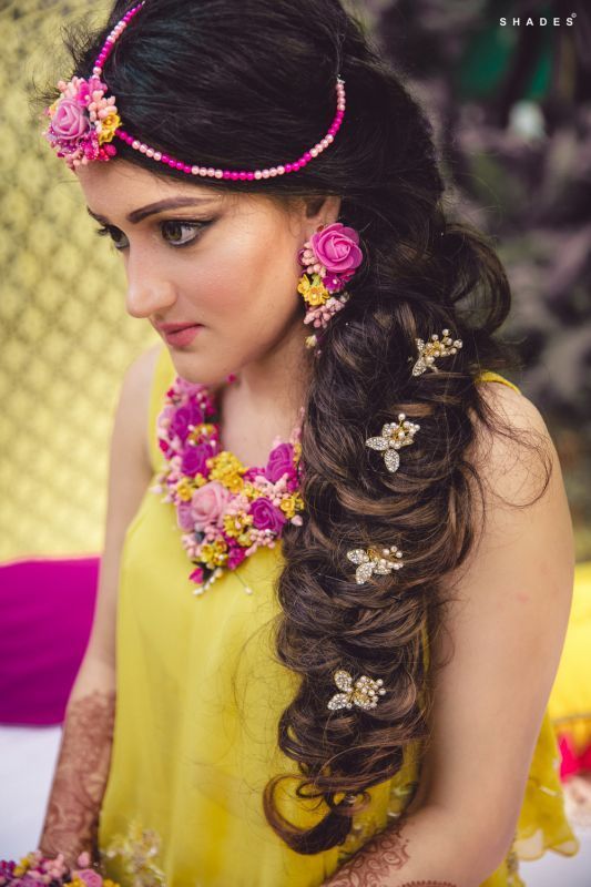 These Floral Head Accessories Will Instantly Elevate Your Mehndi Look |  WedMeGood