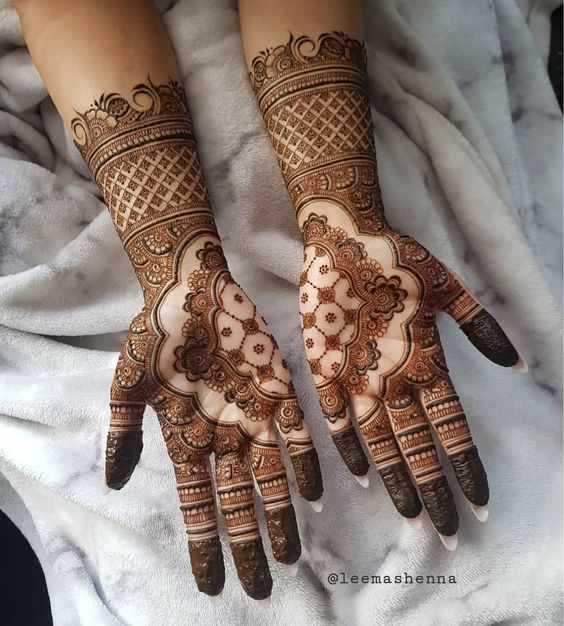 Karwa Chauth 2023 Mehndi: करवा चौथ पर इन फुल हैंड मेहंदी डिजाइन से बढ़ाएं  अपने हाथों की रौनक | full hand mehndi designs for karwa chauth | HerZindagi