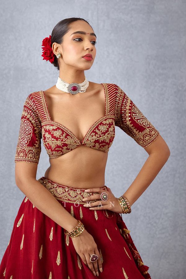 Top 17 Simple Blouse Neck Designs For Brides - Pyaari Weddings