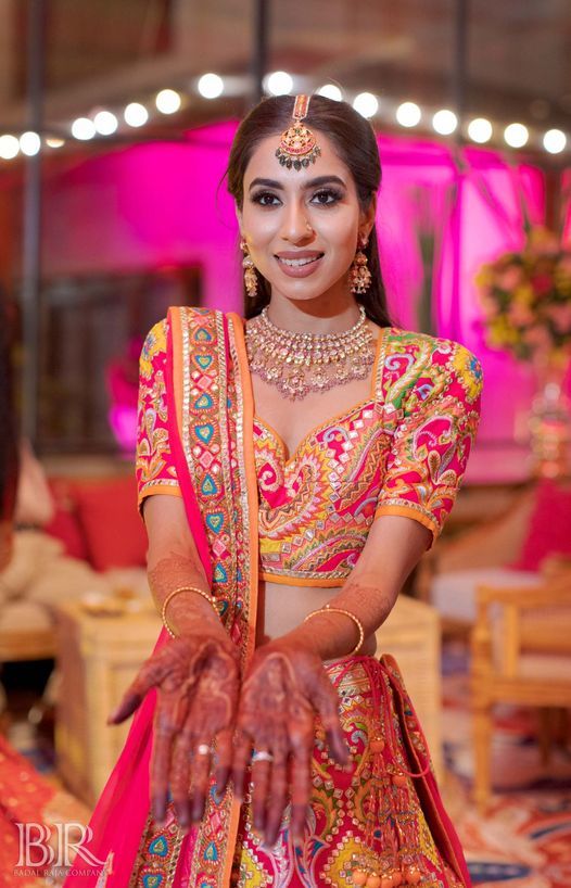 Mehendi look 2025 for bride