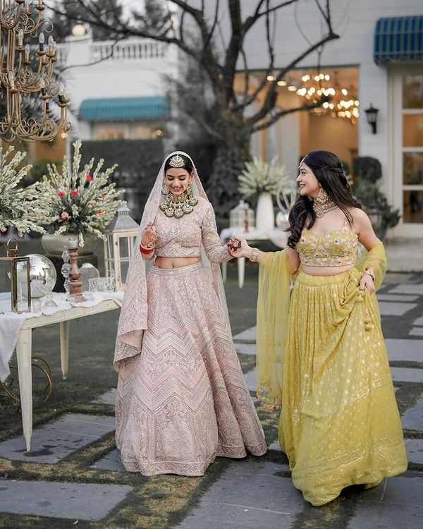 Kade Dade Diyan Kade Pote Diyan' fame actress Simi Chahal and her love for  lehengas | Times of India