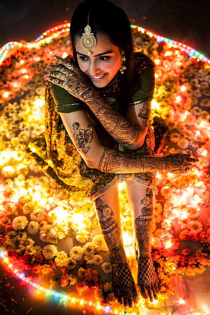 Tips On How To Flaunt Your Bridal Mehendi Pictures