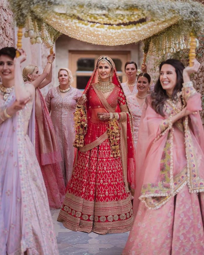 Deepika Padukone's Bridal Lehenga Cost Revealed, It's Not At All Expensive  Being A Sabyasachi Outfit