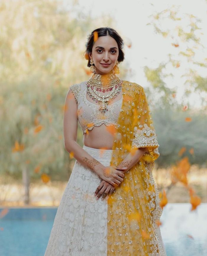 A Designer Bride Wore A Pink Sabysachi 'Lehenga' With Rajasthani Jewellery  For Her Beach Wedding