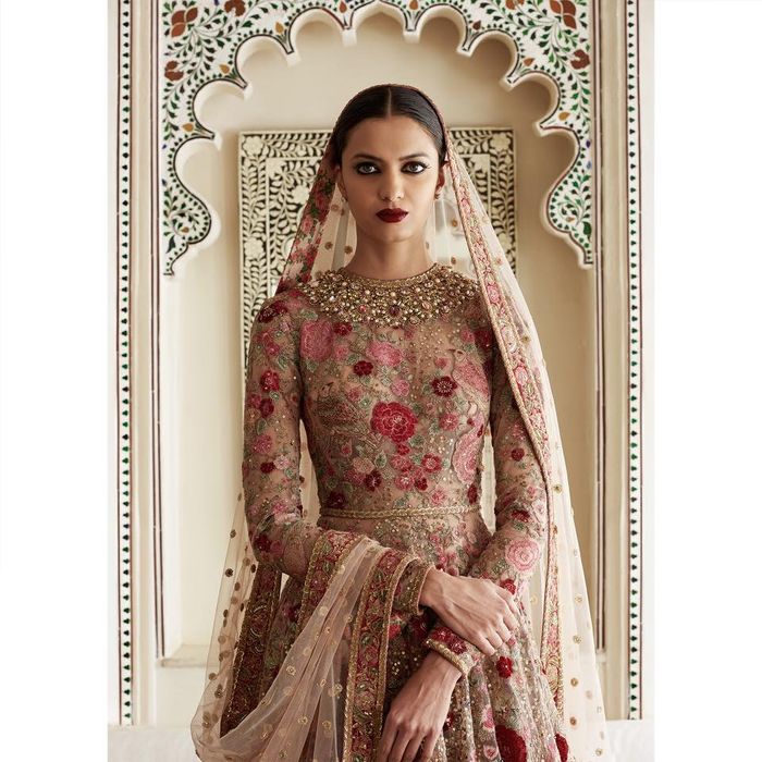 Sabyasachi hotsell lehenga 2018