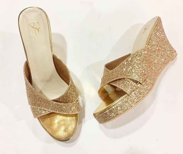 ✿Ready Stock Women's crystal breathable flat jelly sandals shiny hollow  shoes